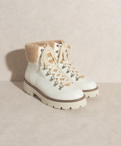 Oasis Society Lace Up Ankle Bootie