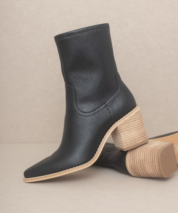 Oasis Society Vienna Ankle Booties