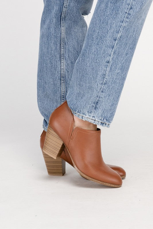 Soda Gamey Ankle Boots