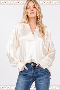 Sage & Fig Satin Blouse in Ivory