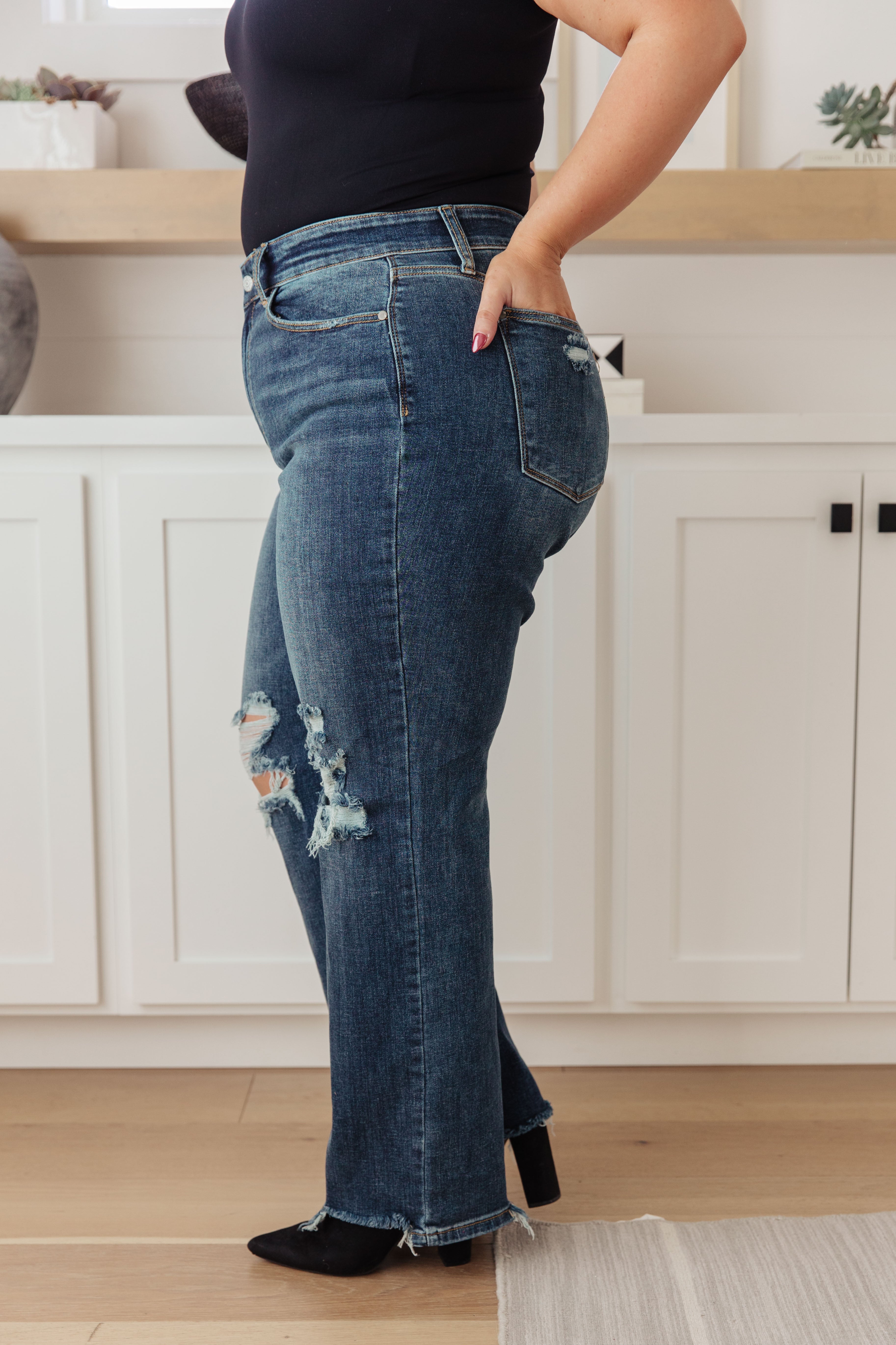 Rose High Rise 90's Straight Jeans in Dark Wash