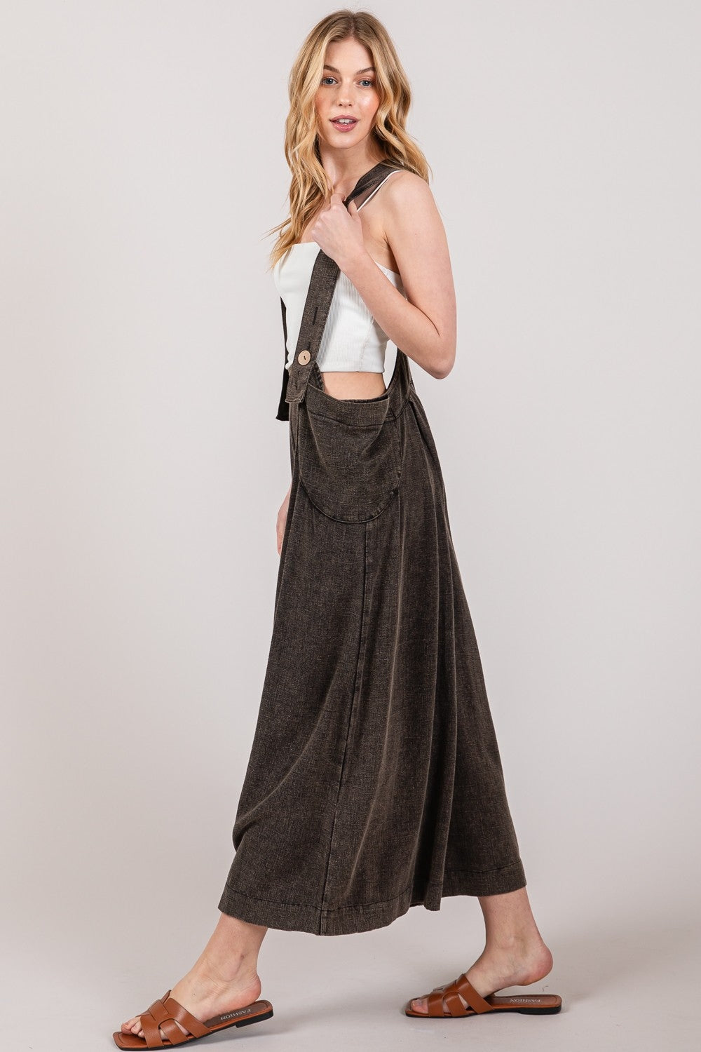 Sage & Fig Wide Strap Wide Leg Overalls